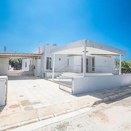 How To Rent Your Own Private Luxury Holiday In For Less Than Basic Hotel, 1201 *