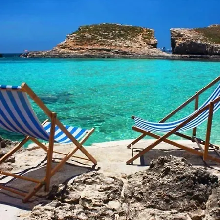 How To Rent Your Own Private Luxury Holiday In For Less Than Basic Hotel, 1201 *