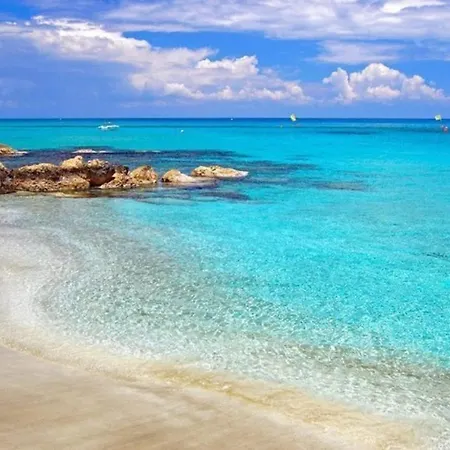 How To Rent Your Own Private Luxury Holiday In For Less Than Basic Hotel, 1201