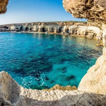 How To Rent Your Own Private Luxury Holiday In For Less Than Basic Hotel, 1201 Βίλα *