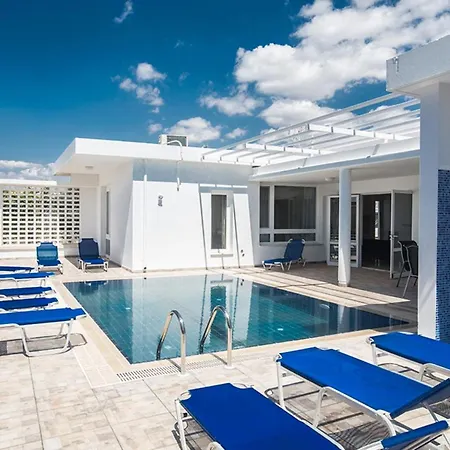 How To Rent Your Own Private Luxury Holiday In For Less Than Basic Hotel, 1201 *